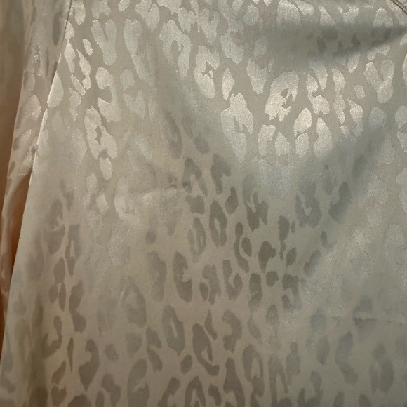 Miss Sparkling boutique leopard print lantern sleeve, V- neck blouse size Large - Picture 6 of 8